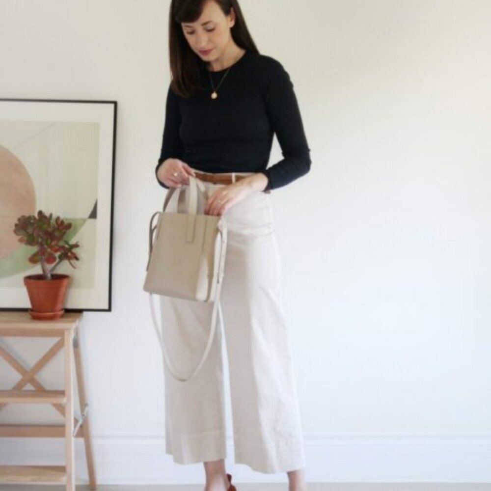 Everlane The Cashmere Crew in black, size small